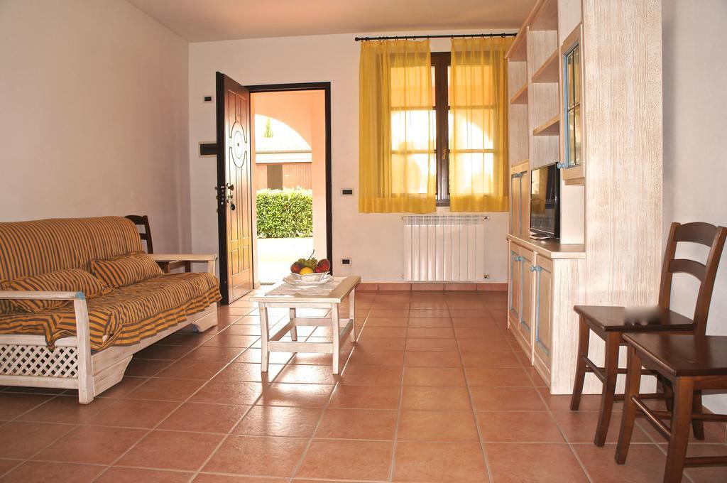 Appartamenti In Residence Villa Santa Maria San Vincenzo Habitación foto