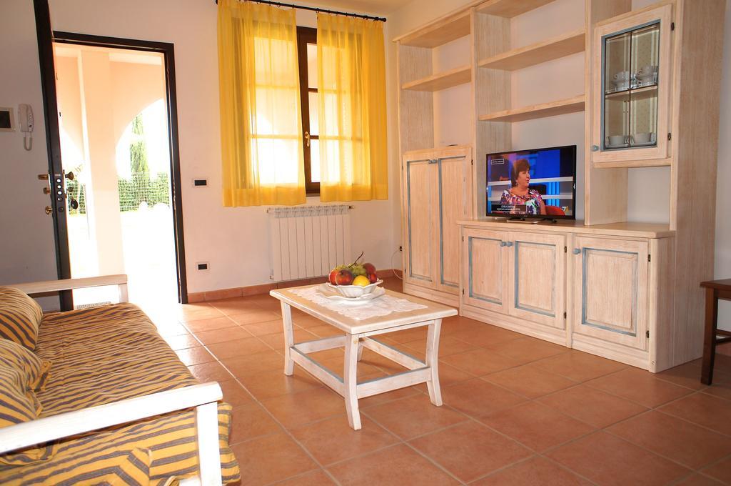 Appartamenti In Residence Villa Santa Maria San Vincenzo Habitación foto