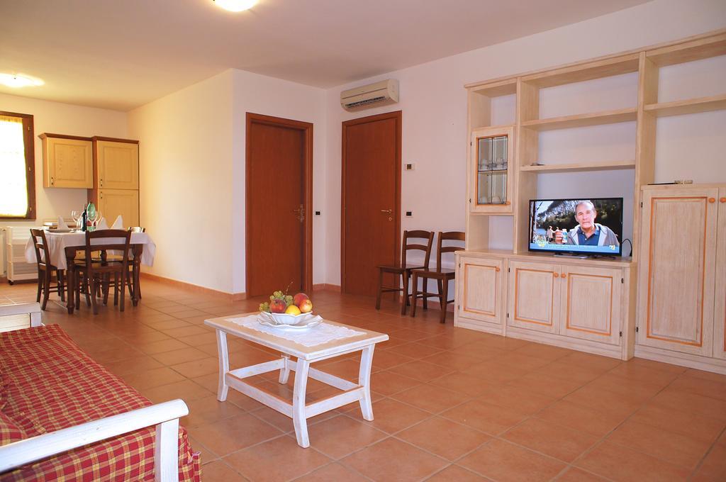 Appartamenti In Residence Villa Santa Maria San Vincenzo Habitación foto